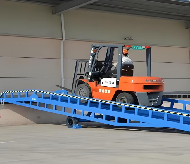 商洛移动式卸货平台（叉车用）
